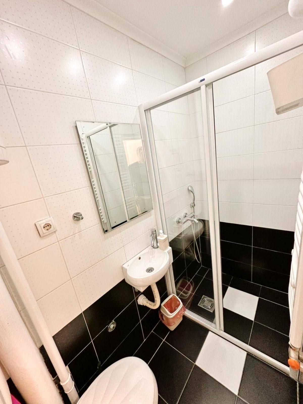 Modern Central Apartments Renovated ベオグラード エクステリア 写真